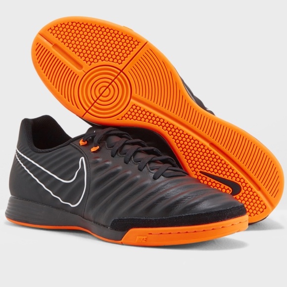 NIKE Tiempo Legendx 7 Academy IC Youth Black Orange Sneaker 6Y - Picture 1 of 11